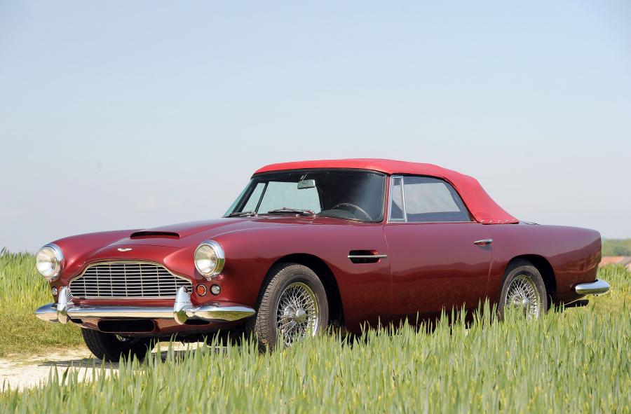  Aston Martin DB4 Convertible 1962 года  (фото 2 из 41)
